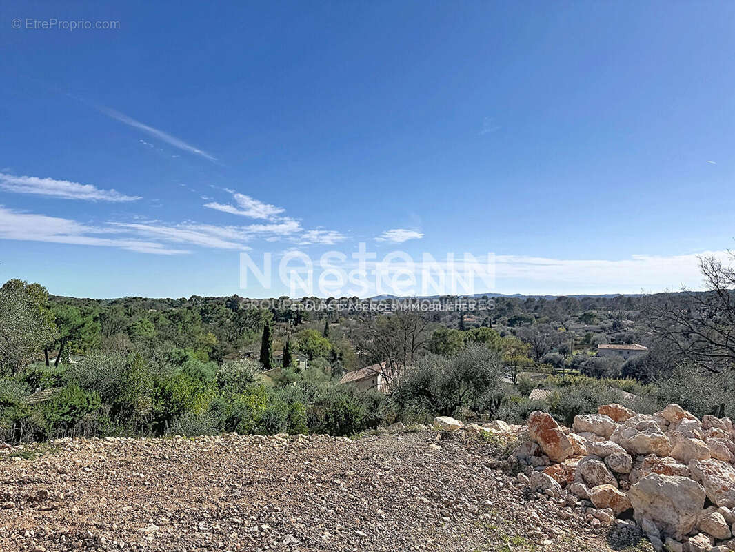 Terrain constructible 1788m2 - exposé plein sud - Roquefort les pins - photo 2