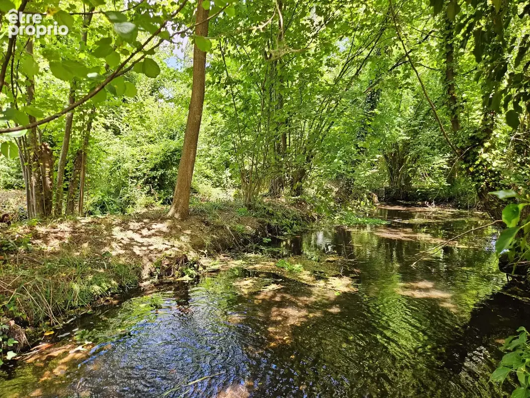 Maison de 140 m2 avec jardin sur 1 500 m2 bordee par ruisseau   secteur tres recherché - photo 2
