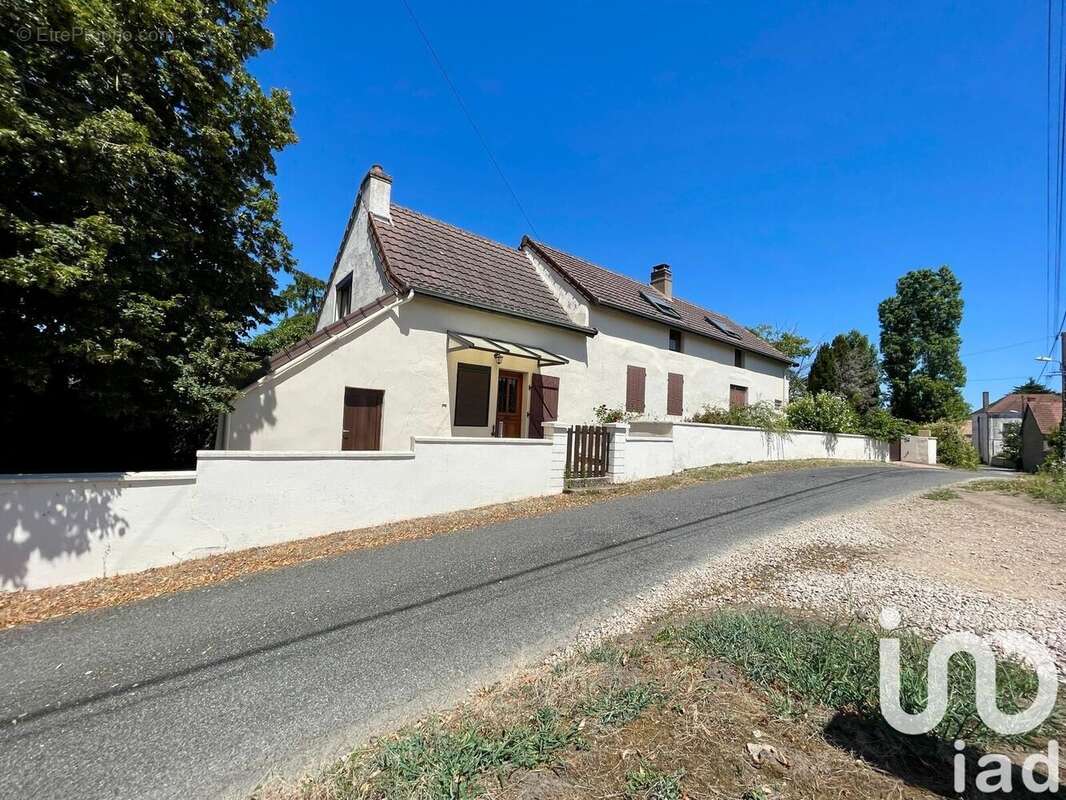 Maison 185 m² à Montchanin  - photo 2