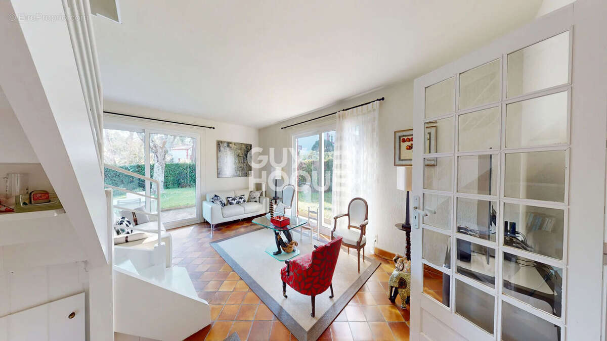 Maison SAINT JEAN DE LUZ 7 Pièces 171 m² - photo 3