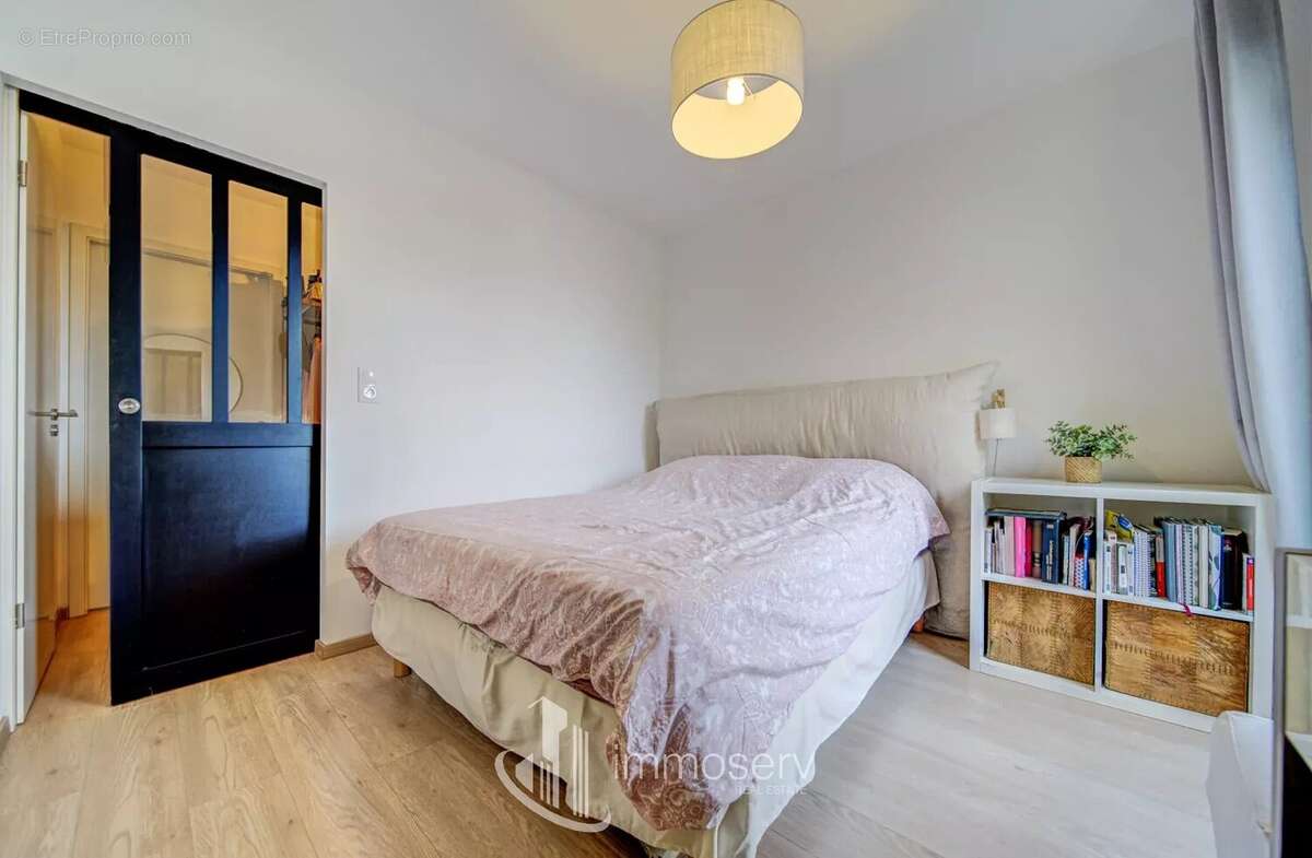 Appartement à AY-SUR-MOSELLE