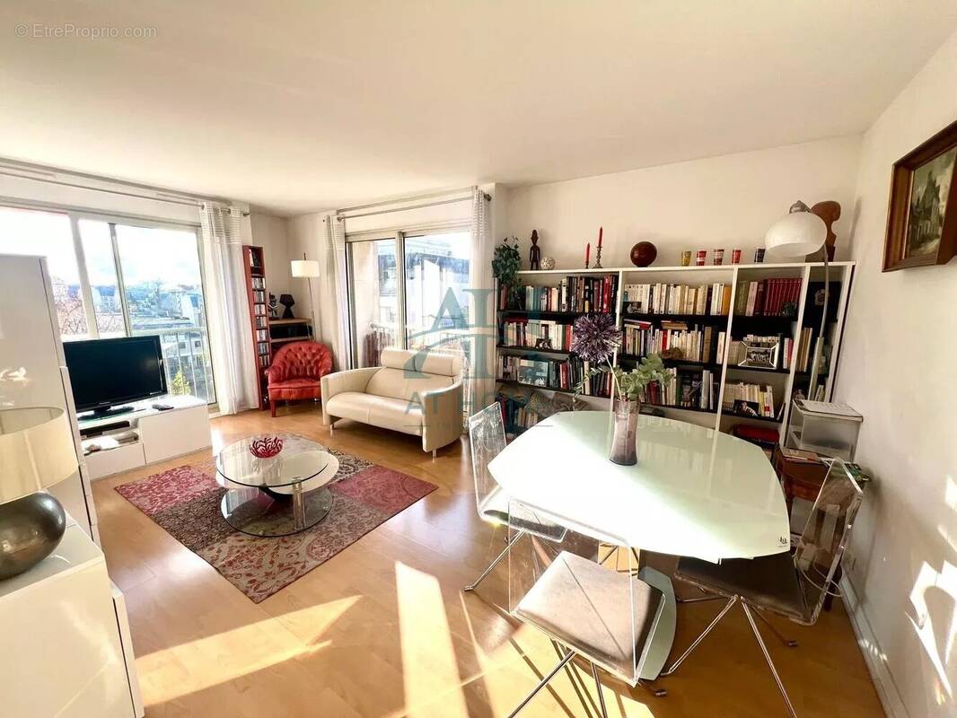 Appartement à PARIS-10E