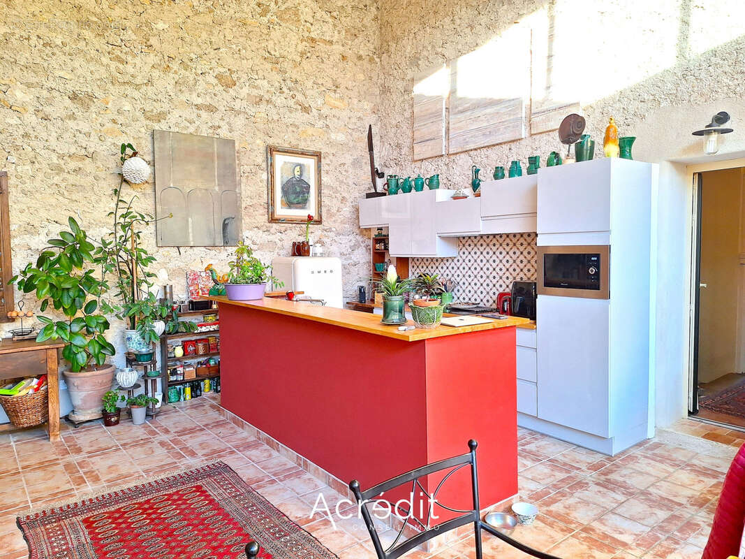 Maison à NISSAN-LEZ-ENSERUNE