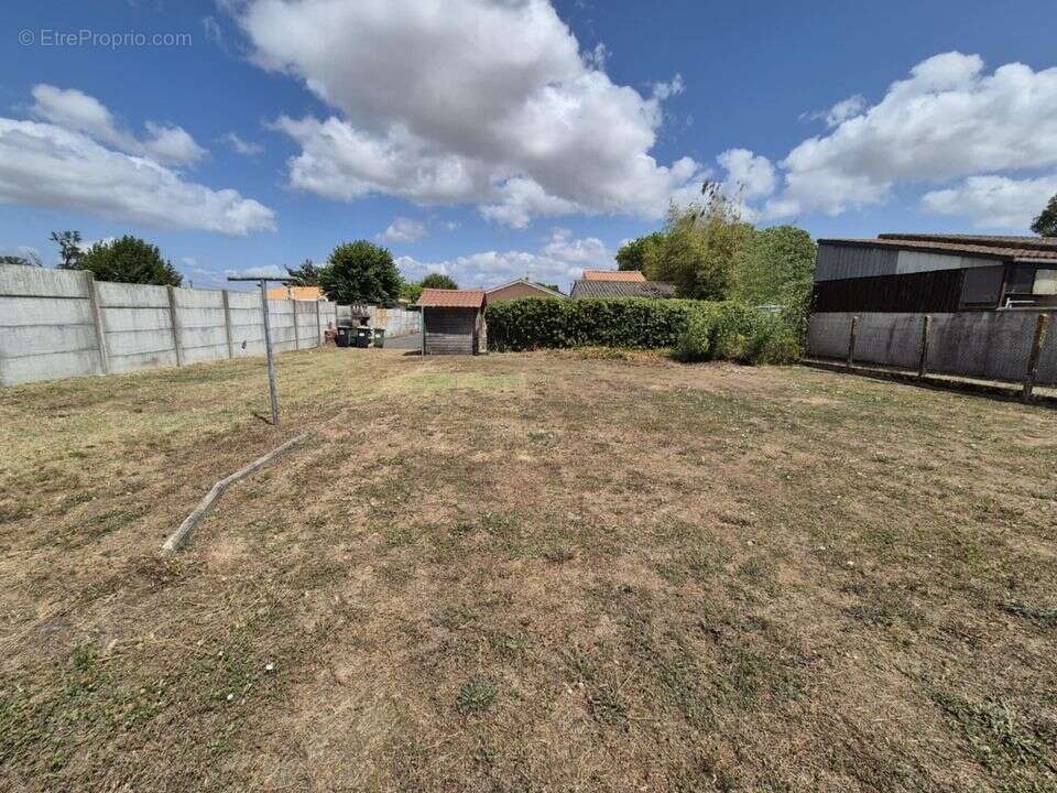 Pauillac- Terrain à vendre- 355m²- Constructible- Calme-