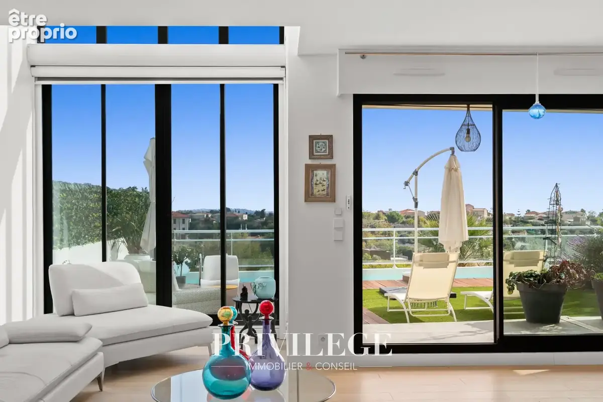 Nice   villa contemporaine avec piscine, vue dégagée et aperçu mer   domaine sécurisé - photo 7