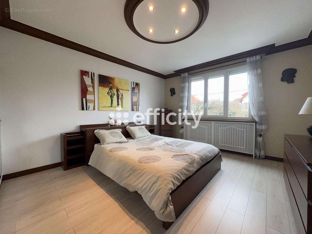 Maison à CHAMPS-SUR-MARNE