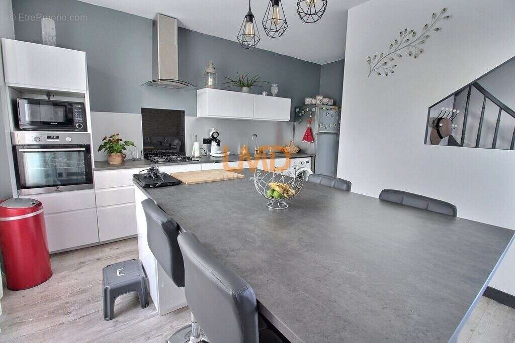 Maison à SAINT-JEAN-D&#039;ANGELY