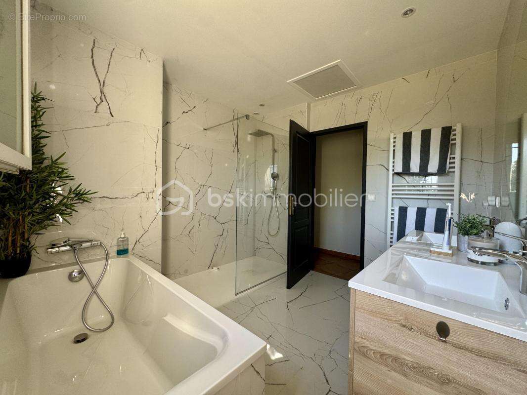 Belle demeure sur sous-sol complet avec grand terrain - photo 14