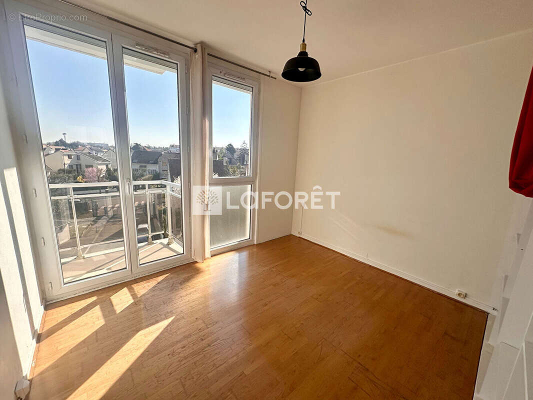 Appartement à SARTROUVILLE