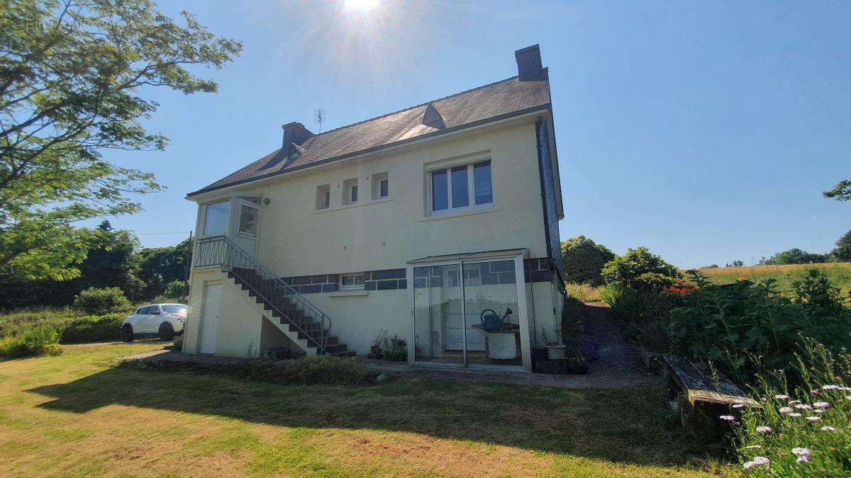 Maison 139 m² à Gourin  - photo 2