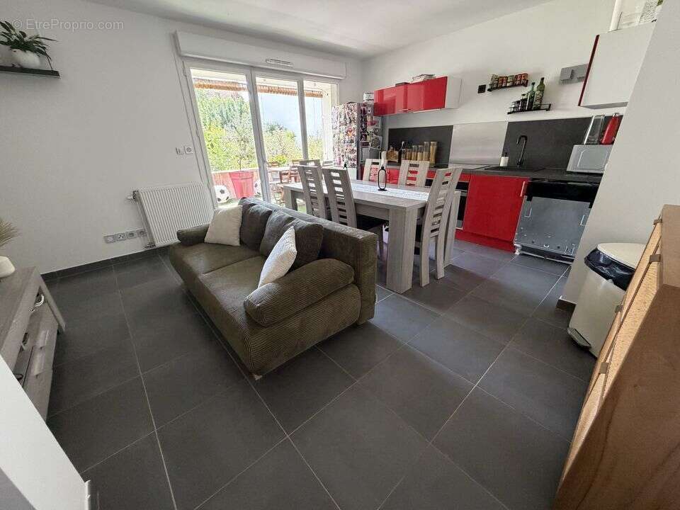 t2 - chateau gombert - village - suite parentale - place