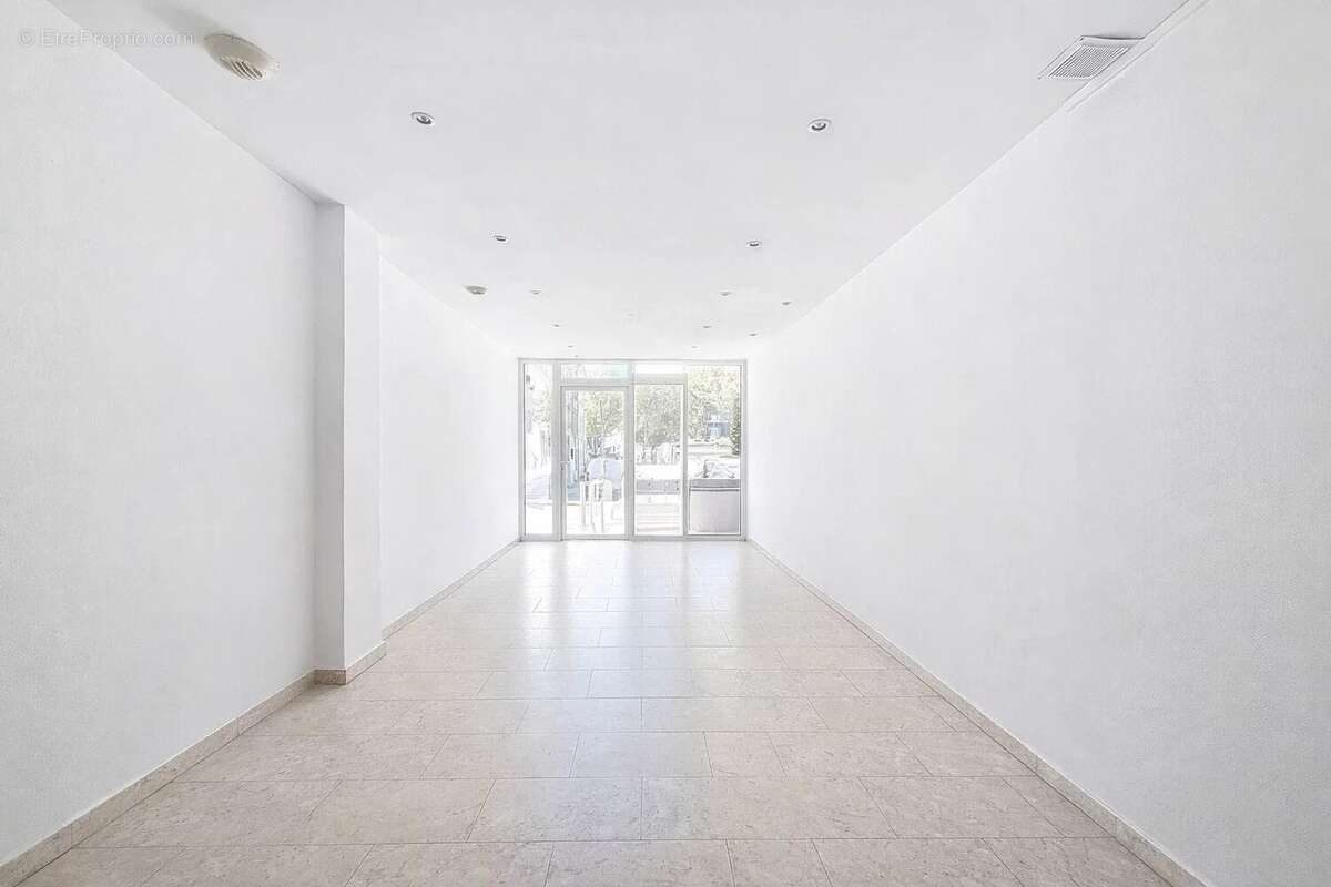 Commerce à MARSEILLE-4E