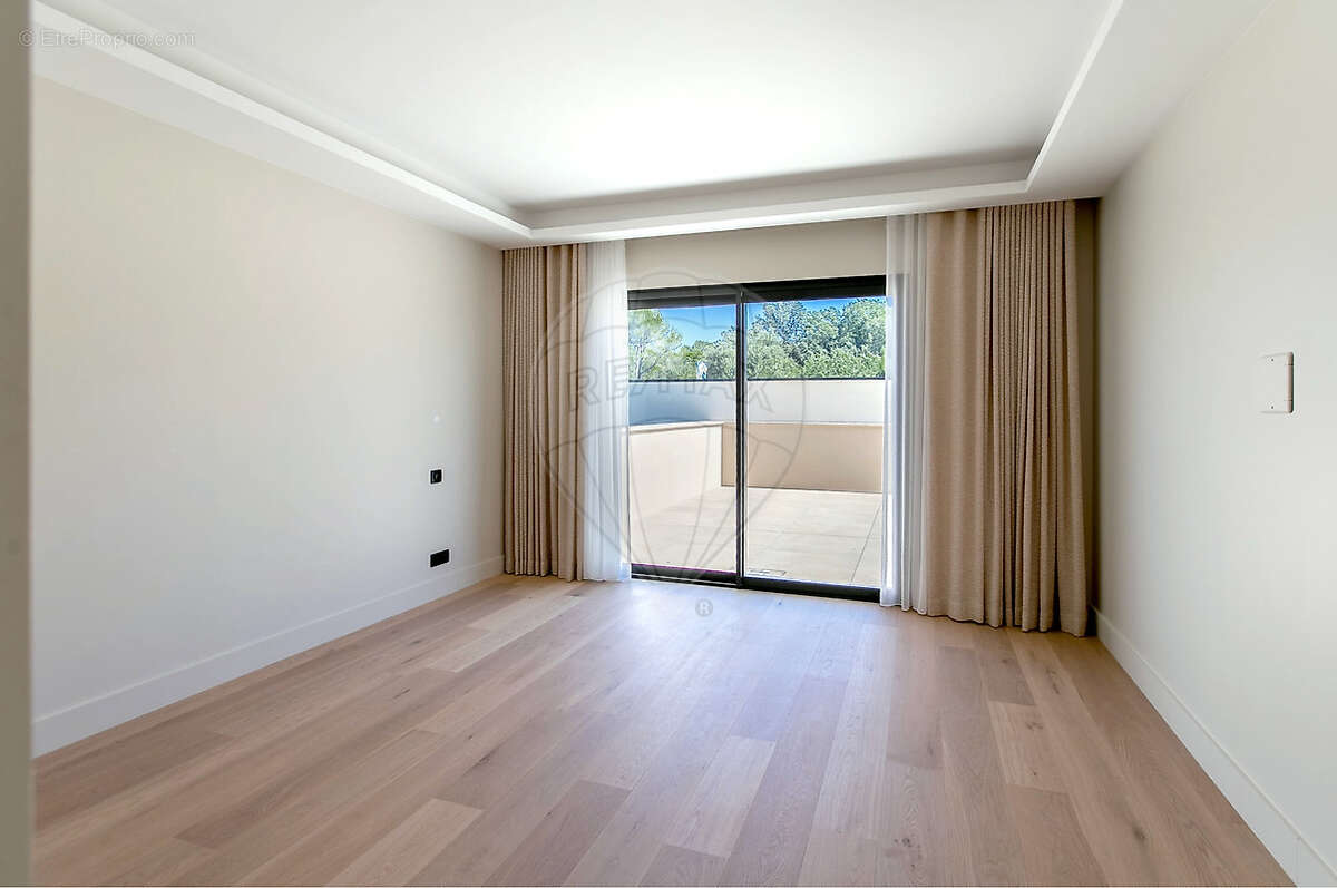 Maison à VALBONNE