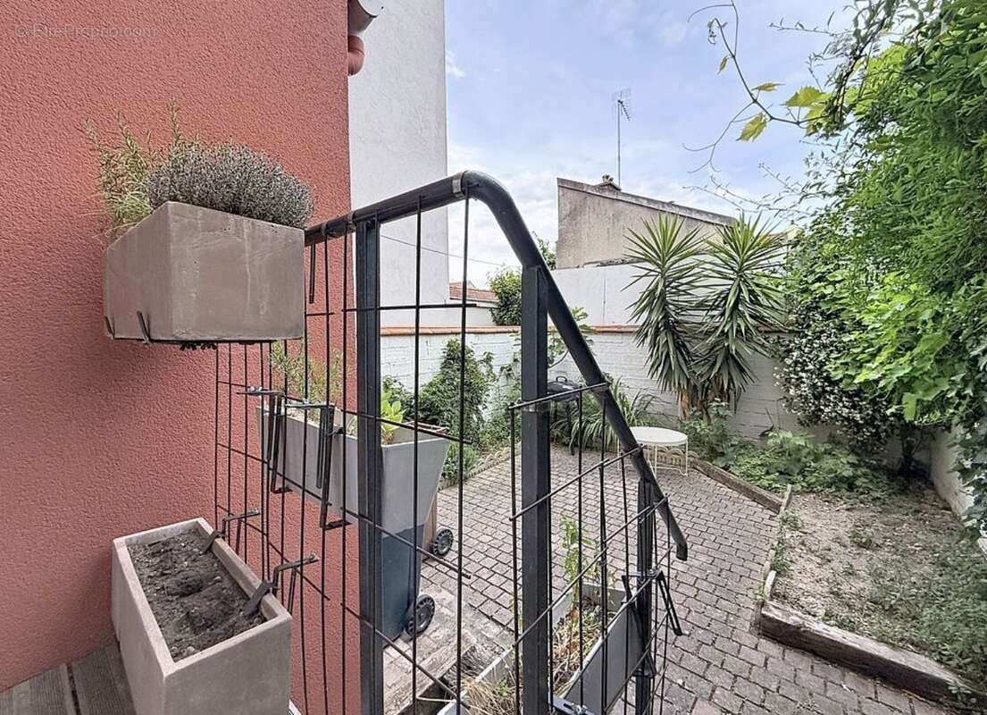 Colombes – exclusivité – charmante maison de ville 3 chambres avec jardin - photo 18
