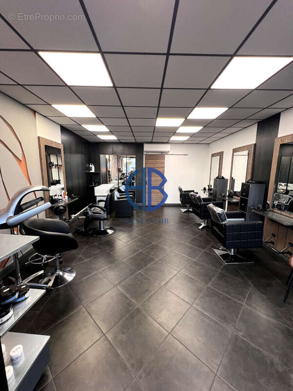 Commerce à HEYRIEUX