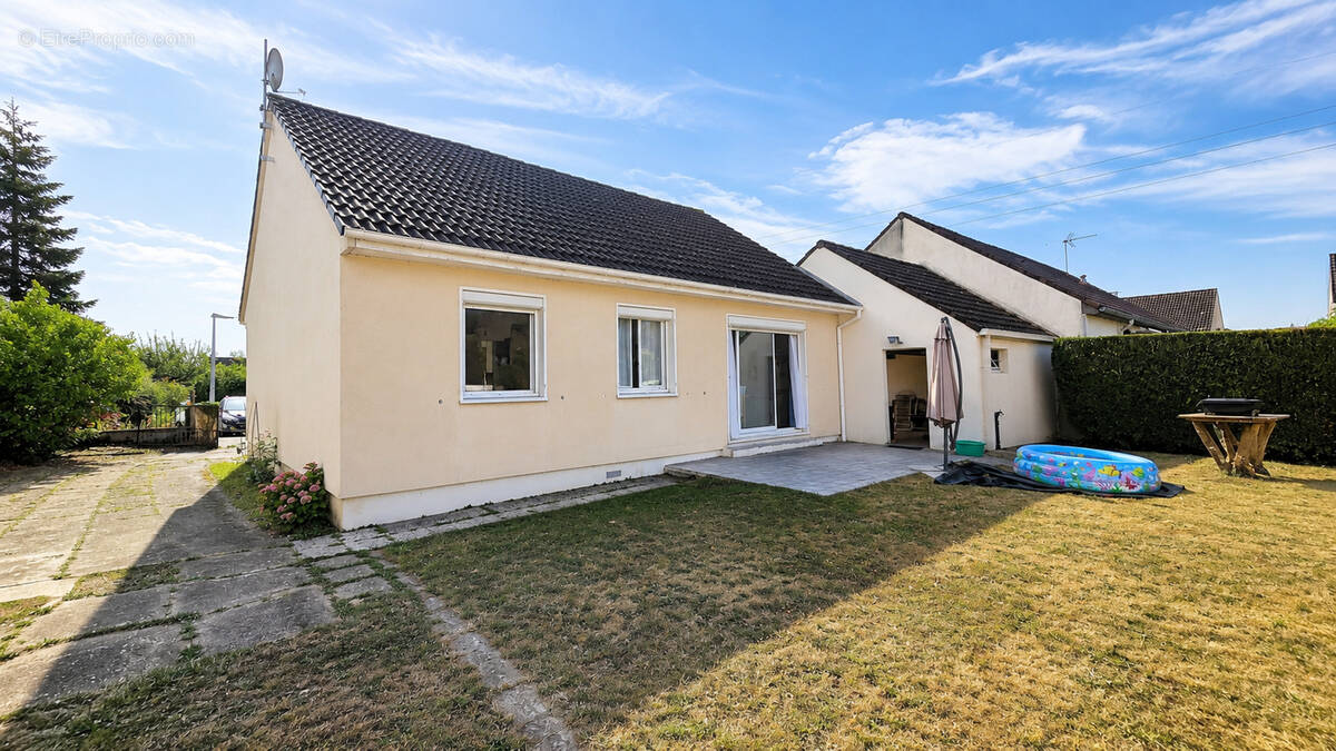 Maison Luce 3 pièce(s) 78 m2 - photo 1
