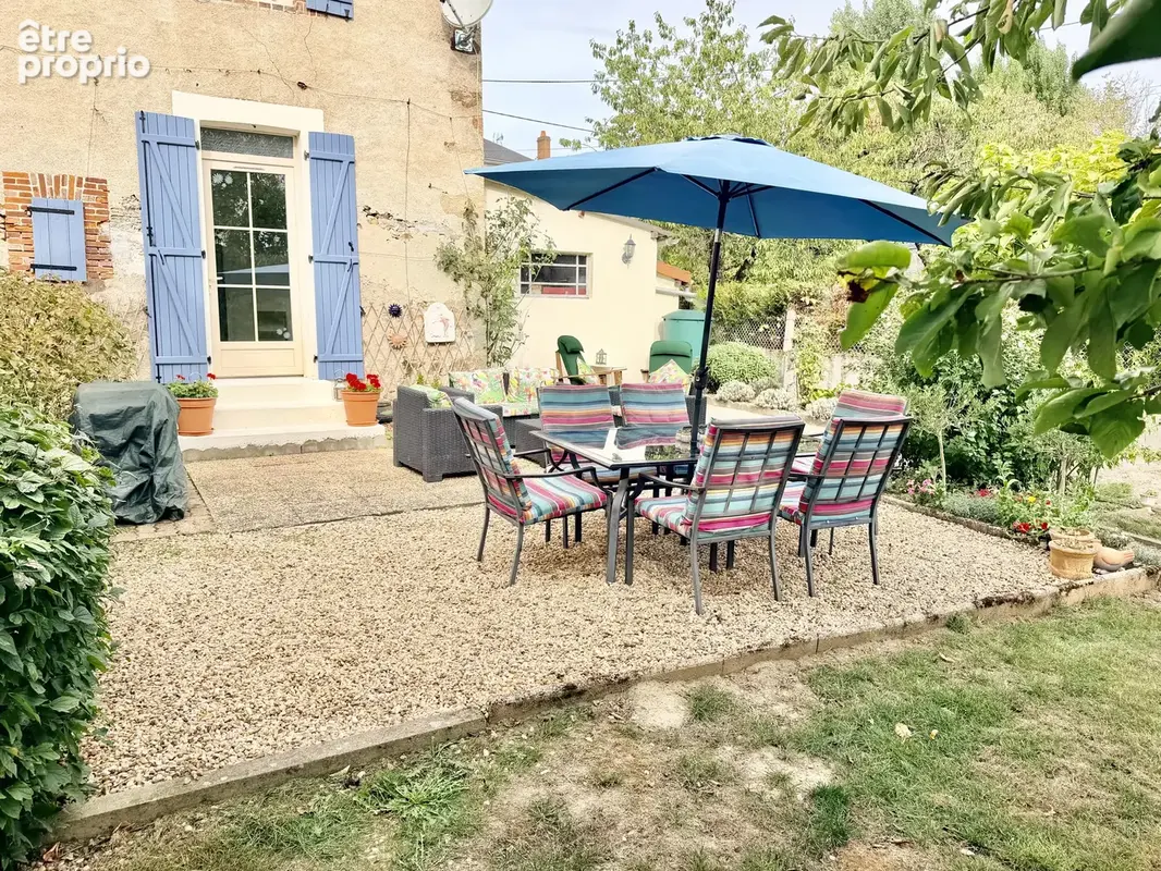Grande maison rénovée au cœur d'une ville animée dotée d'une gare - photo 15