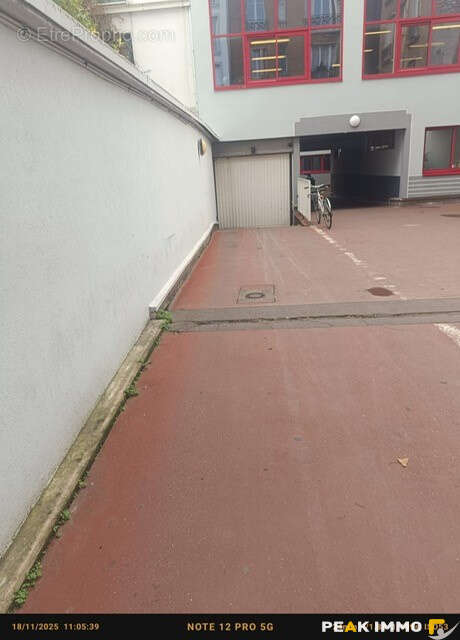 Parking à PARIS-10E