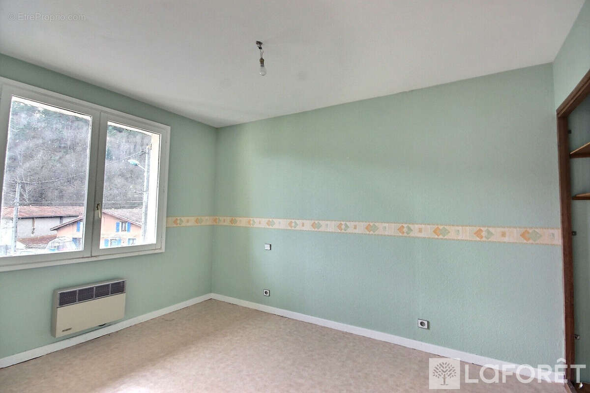 Maison à SAINT-THURIN