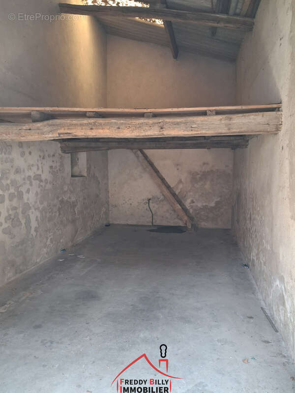 EXCLUSIVITE ! Garage avec mezzanine en plein centre ! - photo 6