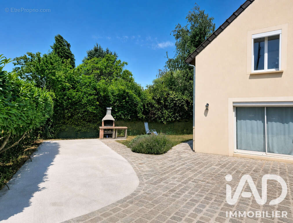 Maison 103 m² à Grisy-Suisnes  - photo 3