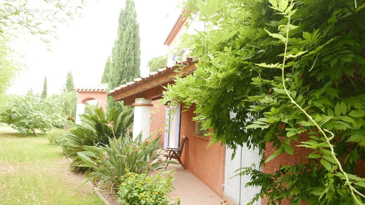 Maison à VILLENEUVE-DE-LA-RAHO