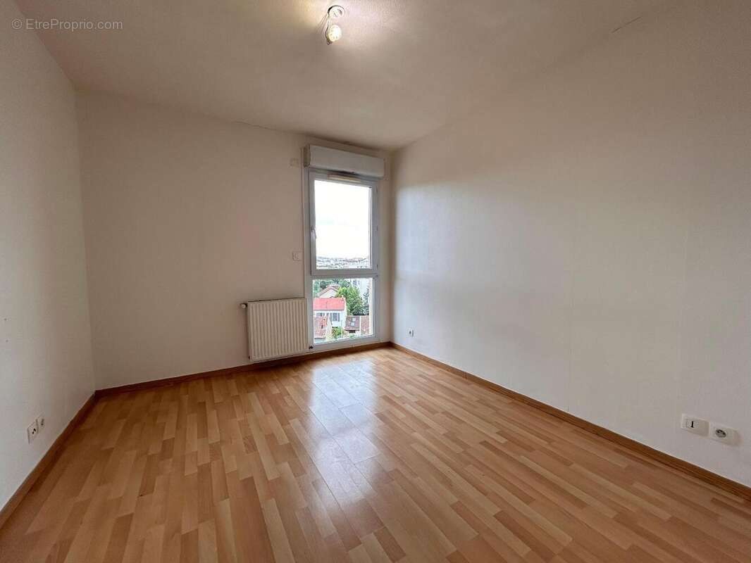   - Appartement à VILLEURBANNE