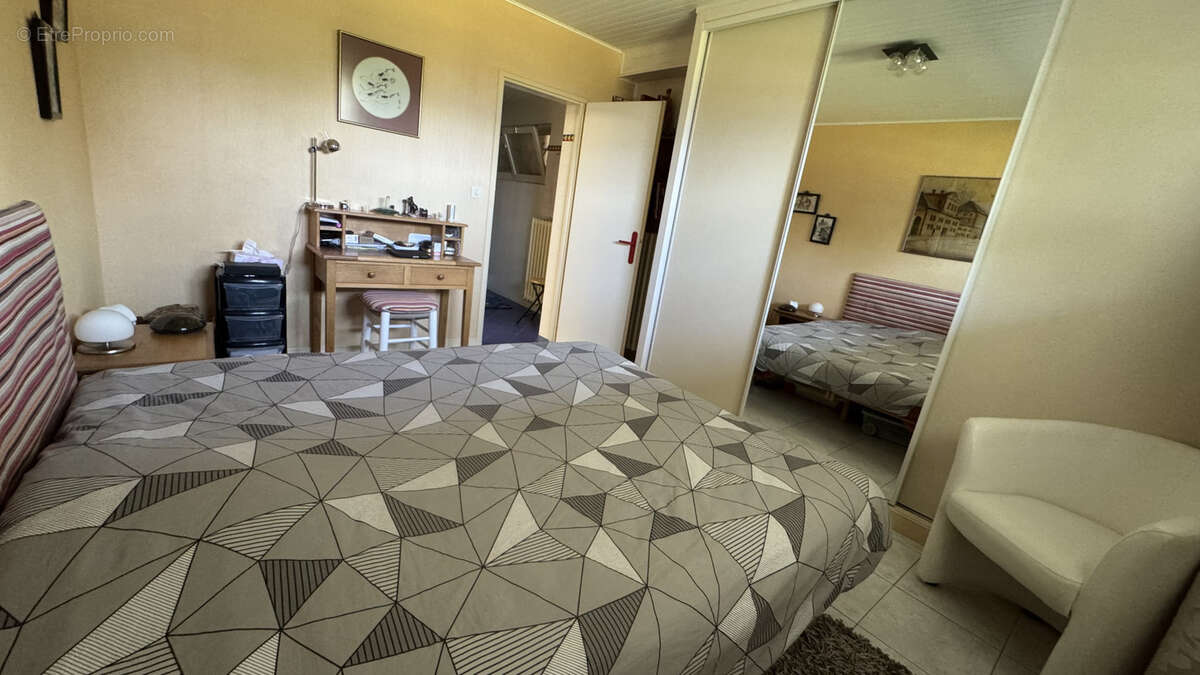 Maison à PUGNY-CHATENOD