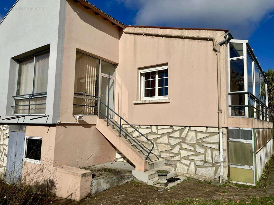 Maison à SAINTES
