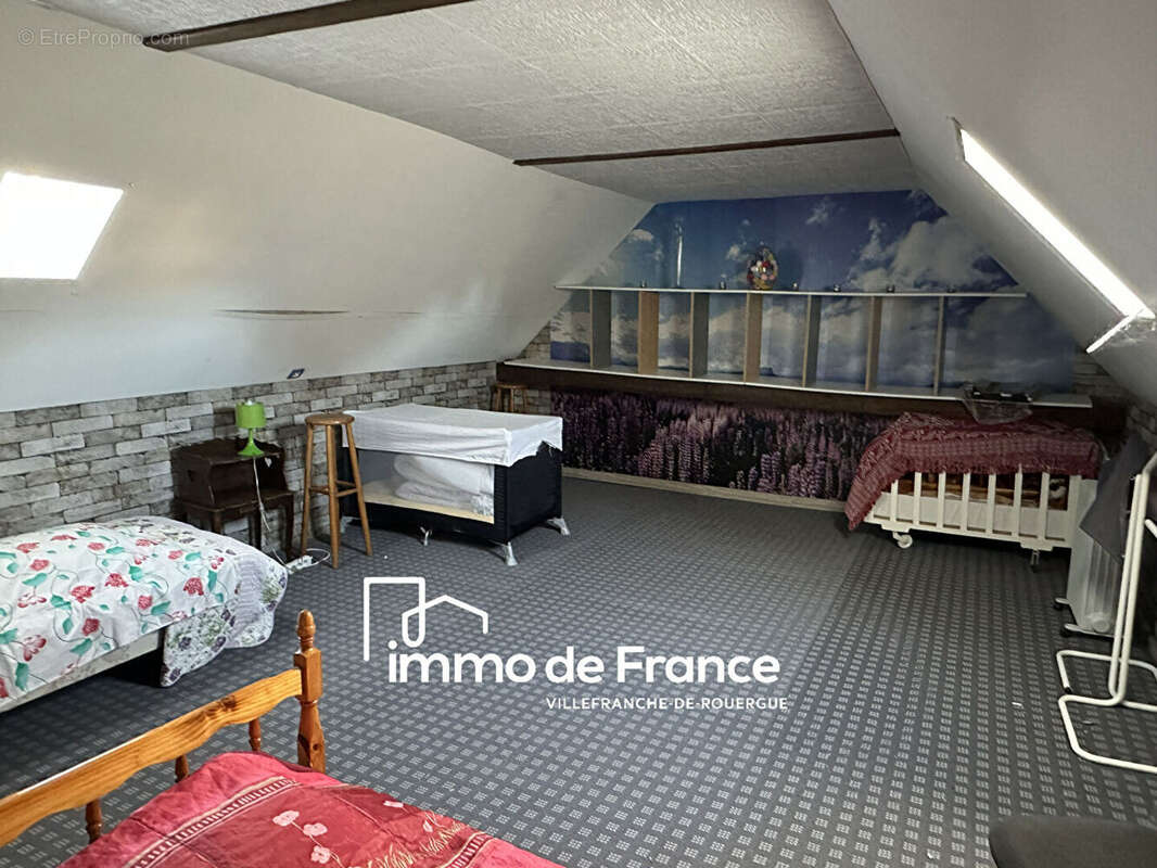 Maison à ANGLARS-SAINT-FELIX