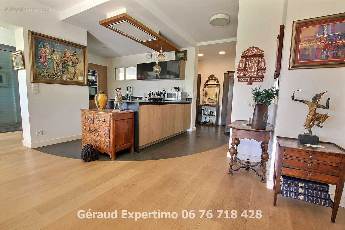 Superbe villa 5 pièces avec vue imprenable sur le golf  10mn du centre  Aix-en-Provence - piscine - photo 8