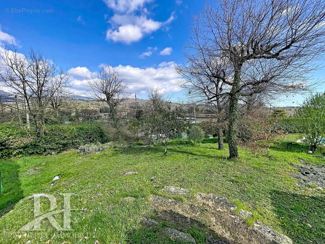Maison à SAINT-CEZAIRE-SUR-SIAGNE