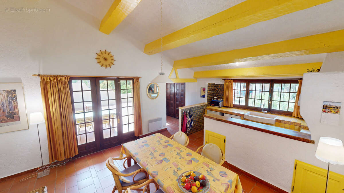 Maison à BORMES-LES-MIMOSAS