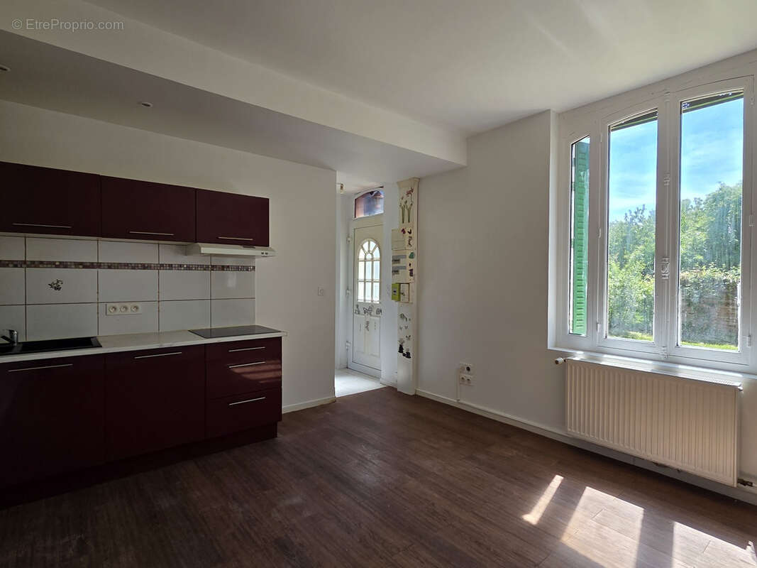Appartement à LA CHAPELLE-SAINT-LUC