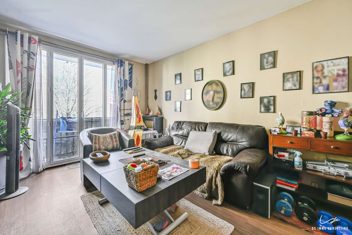 Appartement à PARIS-20E