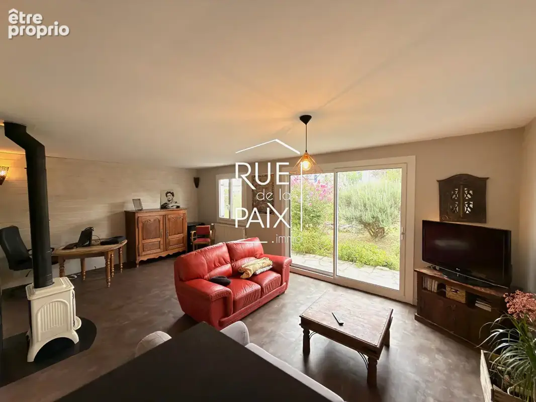VOUILLÉ (86190), à 15 min de Poitiers ? Maison familiale de 5 pièces sur terrain clos de 974 m². - photo 4