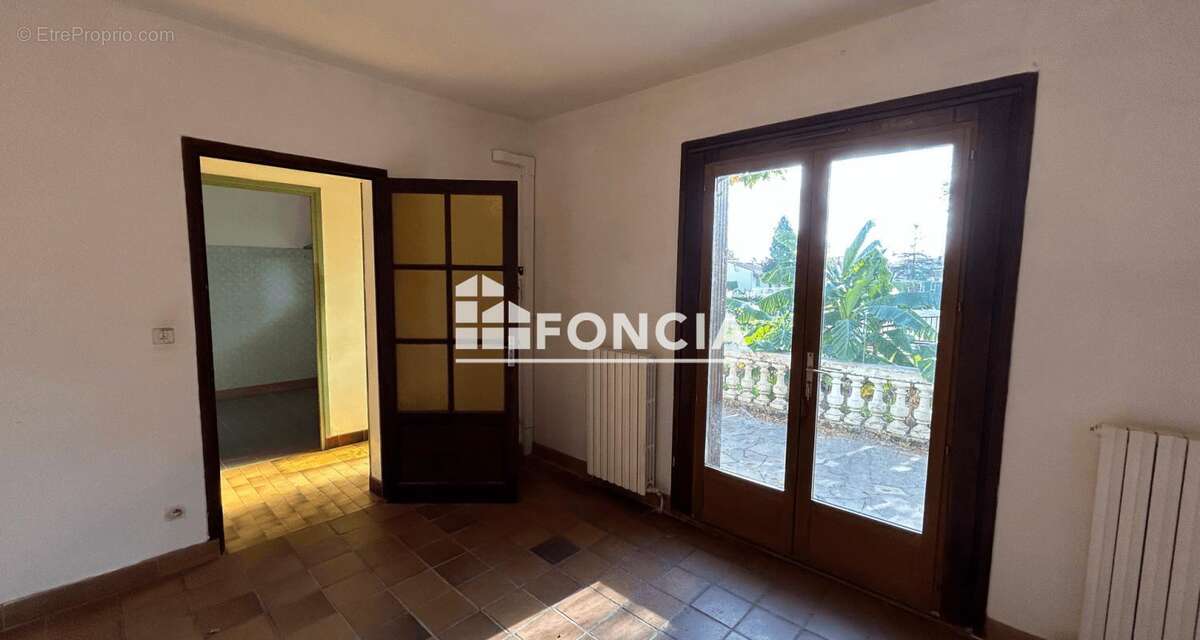 Maison à NEGREPELISSE