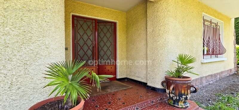 Maison à vendre 9 pièces PAU (64) Rare– Entre Trespoey et Allées de Morlaàs – 260 m² et 1300M2 de terrain - photo 2