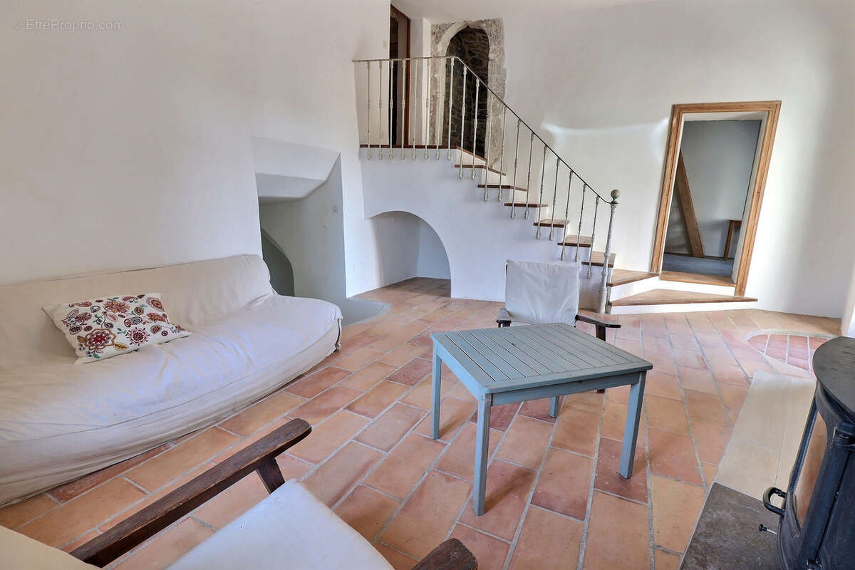 Maison à SAINT-BAUZILLE-DE-MONTMEL