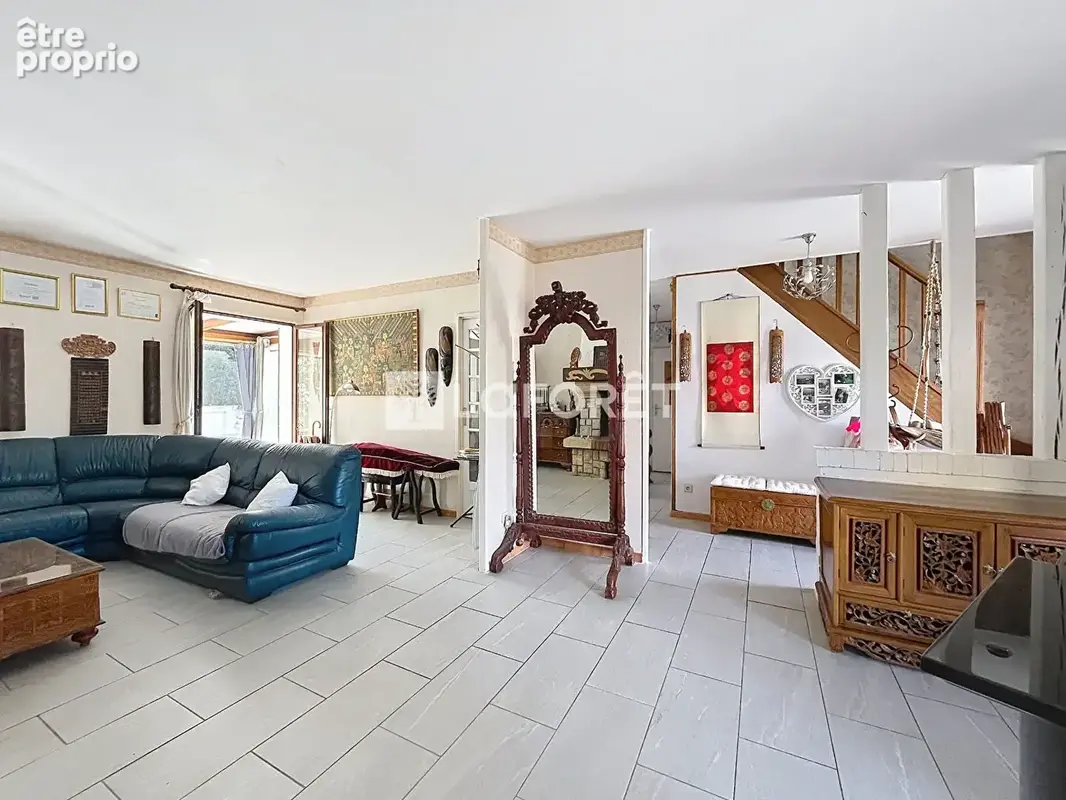 Entre Le Vésinet et Saint-Germain-en-Laye, maison familiale aux beaux volumes et 5 chambres - photo 2