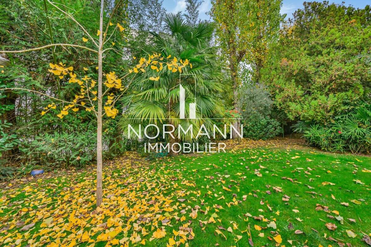 Appartement à NEUILLY-SUR-SEINE