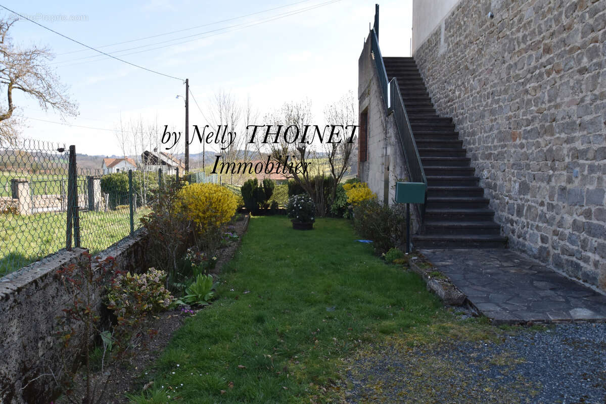 Dépt.23. CROCQ, MAISON familiale de 208 m2, vaste garage de 226 m2 - photo 28