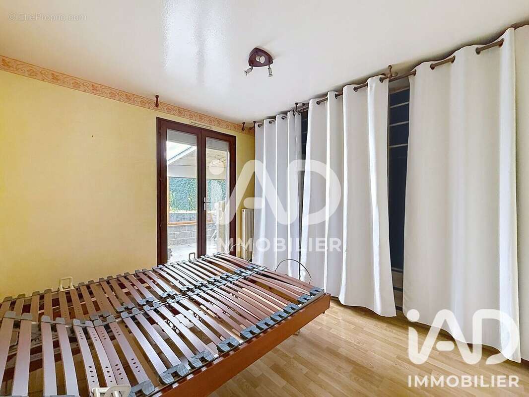Maison 95 m² à Vienne-Le-Chateau  - photo 8