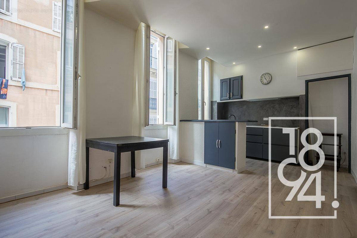 Appartement à MARSEILLE-6E