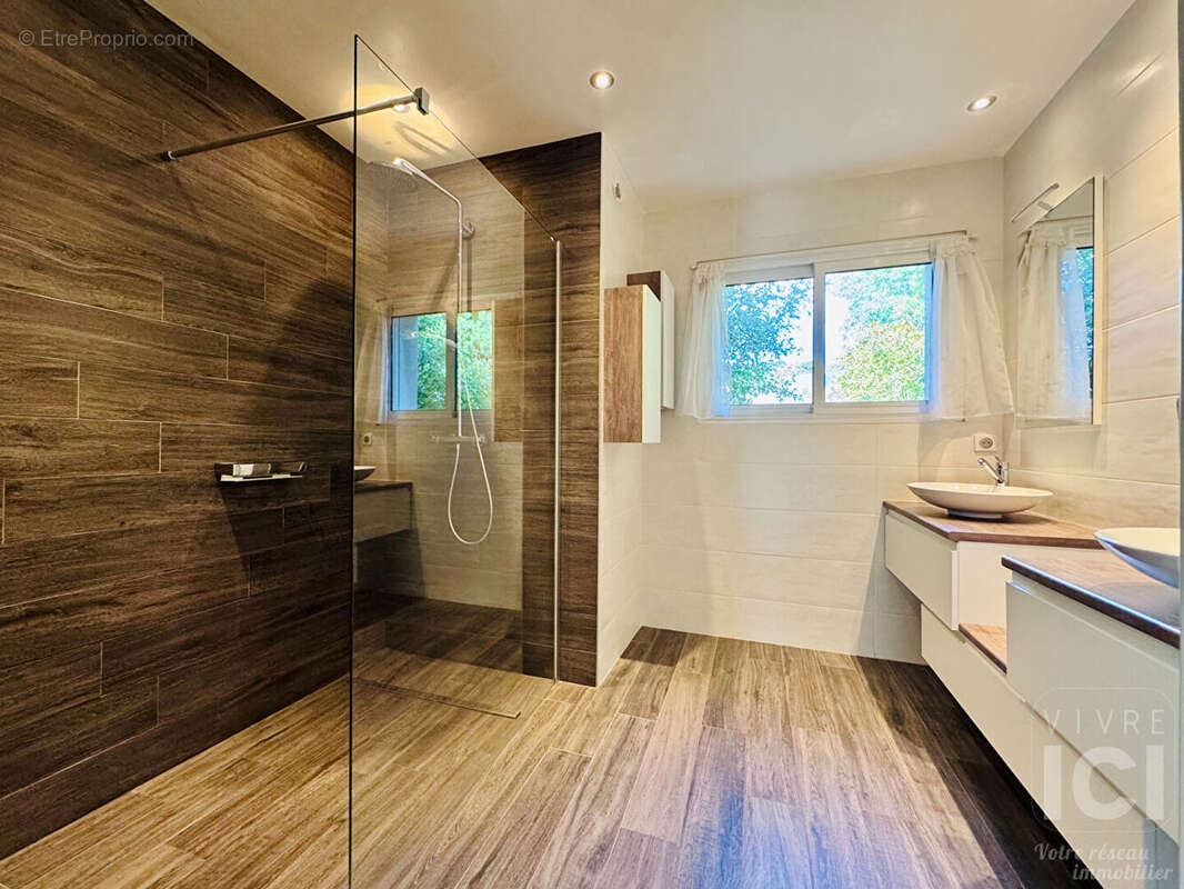 Maison familiale - 210m² -  5 chambres - Sautron - photo 4