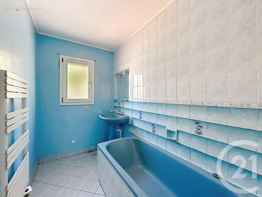 Maison à DECINES-CHARPIEU
