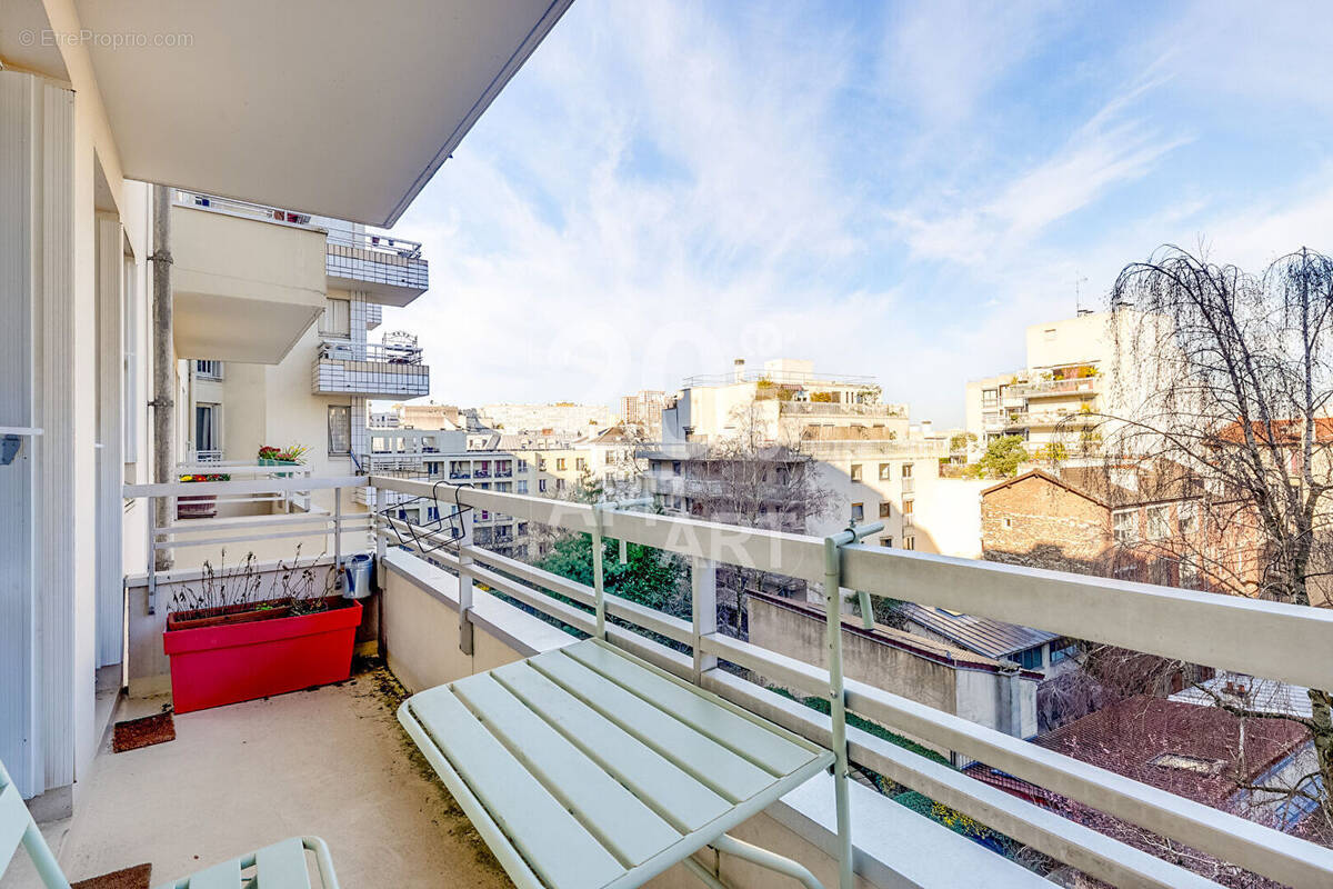 Appartement à PARIS-19E