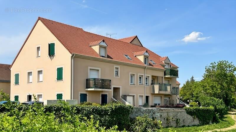 Appartement à LA QUEUE-LES-YVELINES