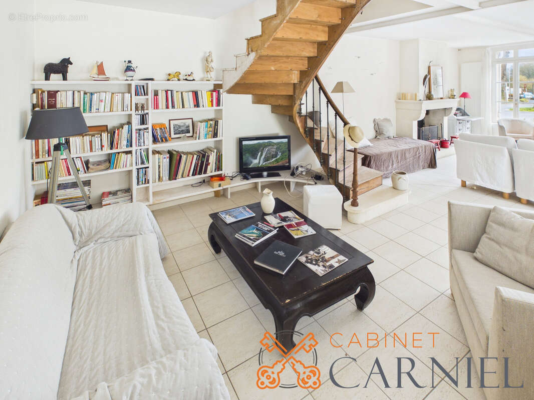 Maison à COUTHURES-SUR-GARONNE