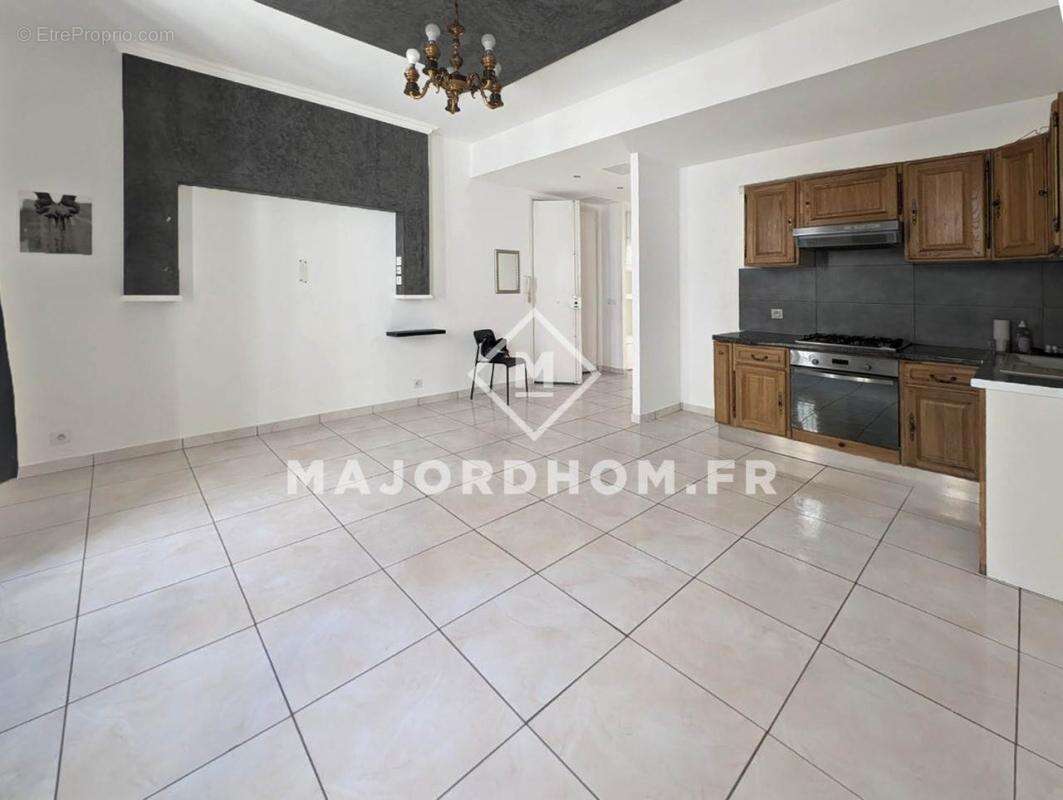 Appartement à MARSEILLE-1E